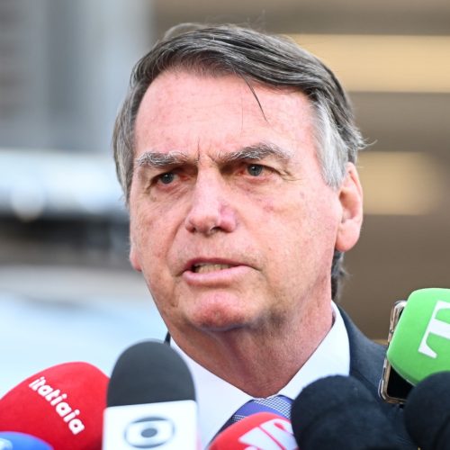Bolsonaro exalta Hugo Motta e diz que anistia do 8/1 não é política, mas humanitária