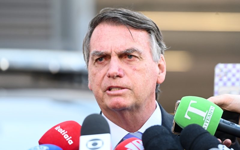 Bolsonaro exalta Hugo Motta e diz que anistia do 8/1 não é política, mas humanitária