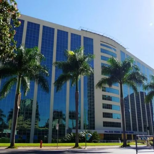 Mais de 6 mil professores da rede estadual recebem promoção em Goiás