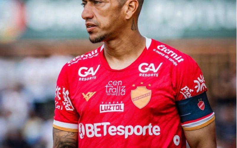 Ídolo do Corinthians é campeão aos 40 anos e ajuda time a sair da fila após duas décadas