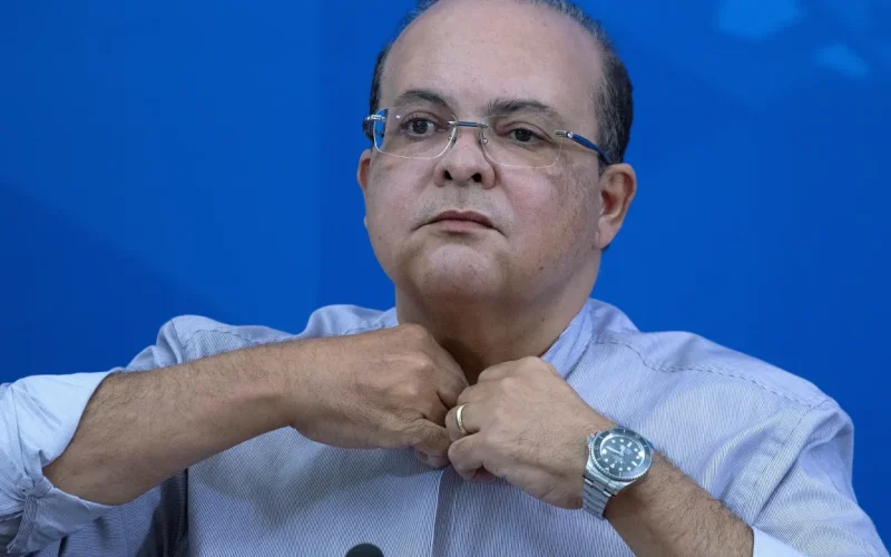 Ex-presidente do BRB disse a auxiliares que cumpria ordens de Ibaneis