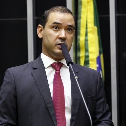 Vicentinho Júnior trabalha na elaboração de plano de governo com participação popular