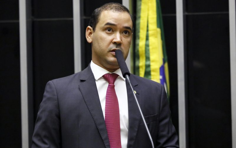 Vicentinho Júnior trabalha na elaboração de plano de governo com participação popular