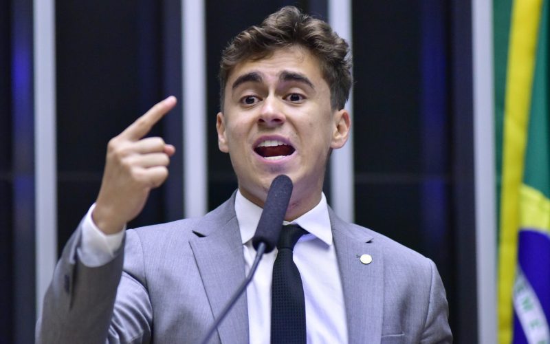 Nikolas Ferreira defende fechamento da Rede Globo