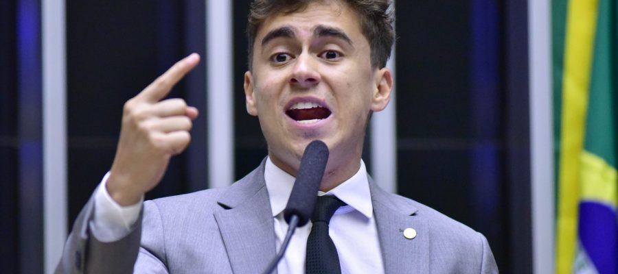 Nikolas Ferreira defende fechamento da Rede Globo