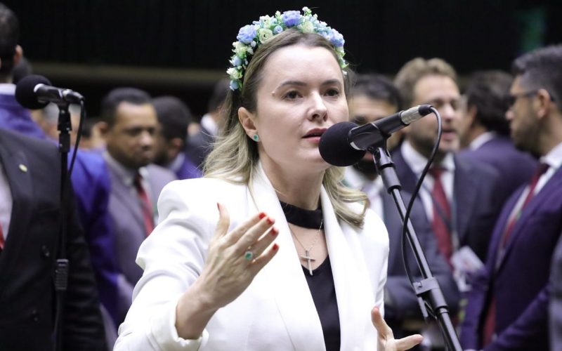 Deputada quer punir mulher que fizer denúncia falsa pela Lei Maria da Penha