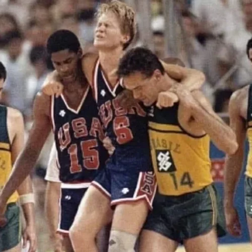 Steve Kerr, técnico dos Warriors, homenageia Oscar Schmidt