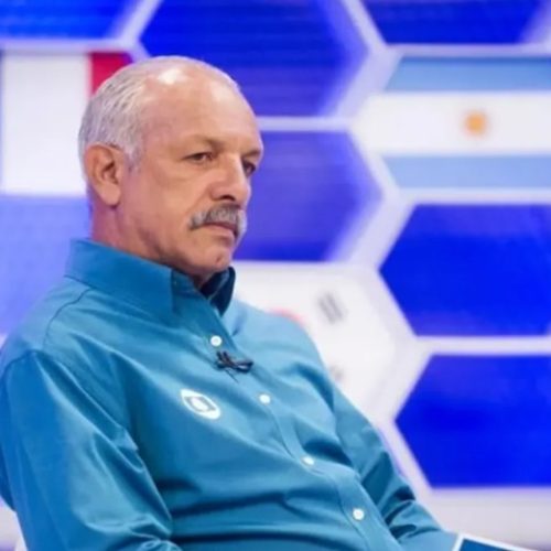 Em meio a polêmica, Júnior defende uniforme da Seleção Brasileira