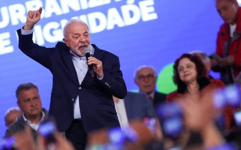 Lula pede que Câmara tome providências contra Eduardo Bolsonaro