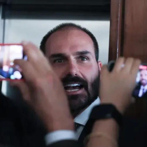 STF bloqueia milhões de Eduardo Bolsonaro por ‘fugir’ para os EUA
