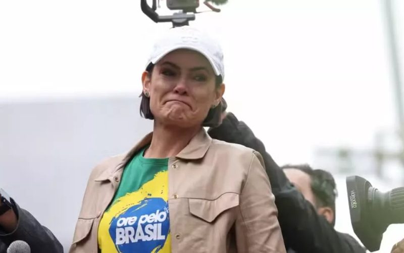 Michelle Bolsonaro admite disputar a Presidência em 2026