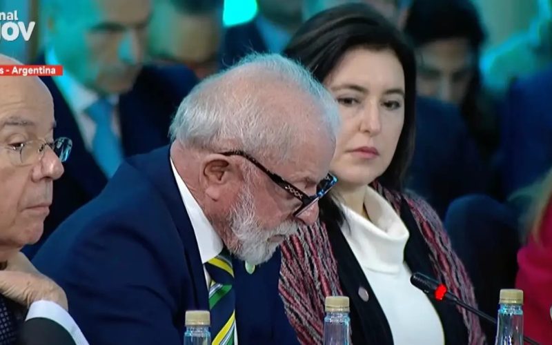 Lula defende o Mercosul e rebate críticas de Milei