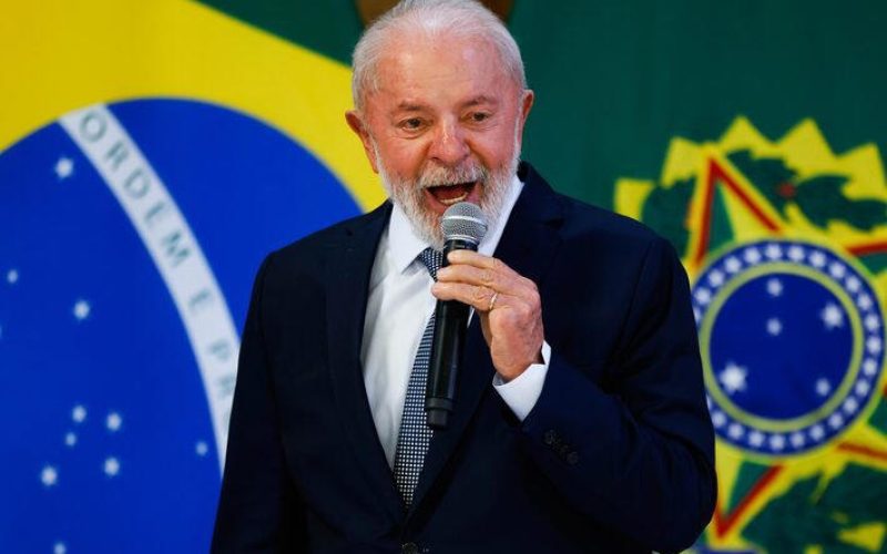 Lula (foto) cita ‘república de ladrões de celular’ e diz que PEC é para bandidos não tomarem conta do País