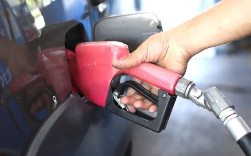Gasolina cai para R$ 2,71 em todo o Brasil