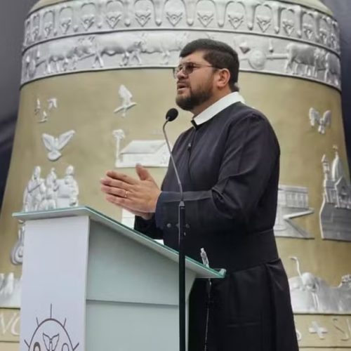Celebração religiosa marca despedida do maior sino do mundo que sairá da Polônia para Goiás