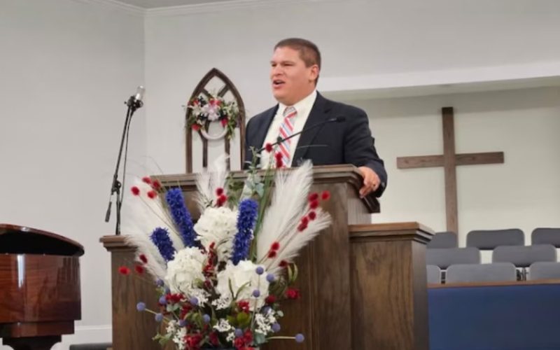 Homens armados invadem igreja e sequestram pastor