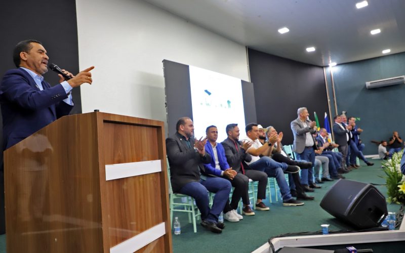 Em evento com vereadores, governador Wanderlei Barbosa defende união para o desenvolvimento dos municípios tocantinenses