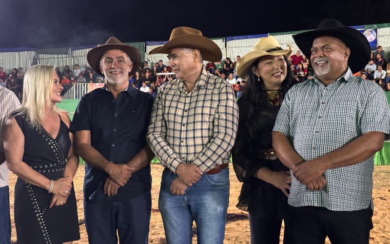 Amélio Cayres prestigia 34ª ExpoFormoso e visita prefeitos de Aliança e Brejinho de Nazaré 