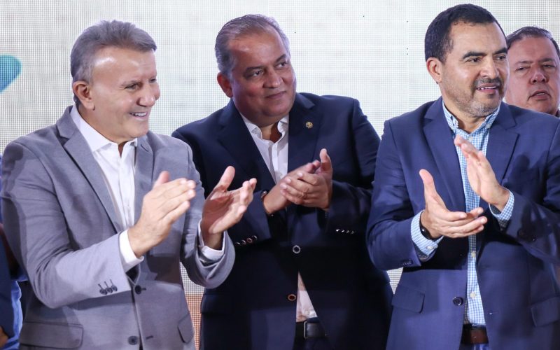 Na abertura da Agrotins, vice-presidente do Senado Federal, Eduardo Gomes agradece homenagem à filha  e prega união