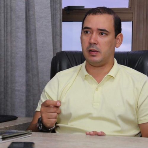 “Vamos construir nosso palanque respeitando as biografias e a história de todos”, diz pré-candidato ao governo Vicentinho Júnior